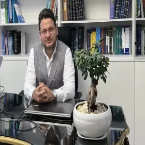دکتر احمد زهره وند بهترین وکیل ملکی در تهران