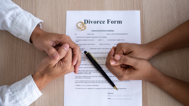 در ملاقات حضوری با وکیل طلاق ساری چه باید کرد؟