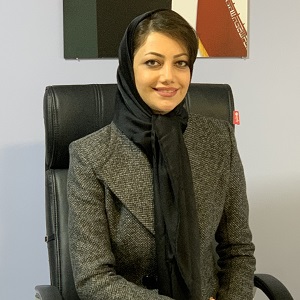 آتنا ملک محمدی بهترین وکیل اراک